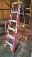 Fiberglass Step Ladder