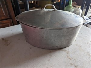Aldens Cast Aluminum Pot w/ Lid