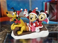 **READ DESC** 10H Disney Characters Skiing on a S