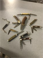 Lot of broken pocket knives