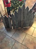 PICKET FENSE FIREPLACE / GUARD