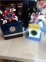 LOONEY TUNES -- PICTURE FRAME AND BIRDHOUSE