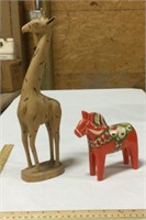 1 Nils Olsson horse figurine w/ 1 wooden giraffe