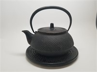 Iron Tea Pot With Trivet