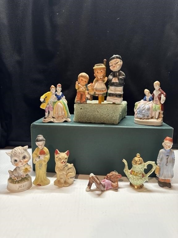 Miniature Figurines Oriental TeaPot Victorian