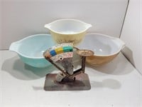(3) PYREX Bowls & Vintage Egg Scale