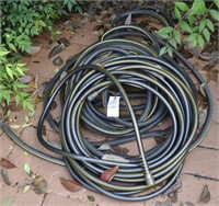 2 WATER HOSES
