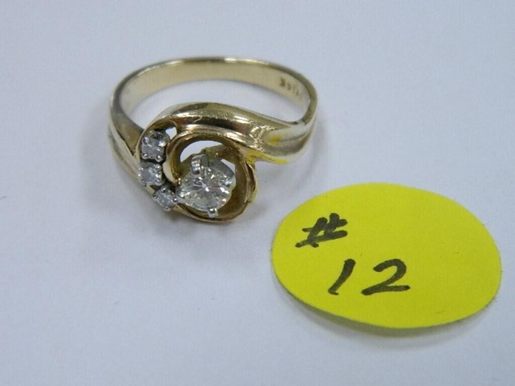 14kt Yellow Gold 4.4gr Ring with Center Diamond,