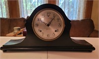 Sessions mantle clock. Key included.