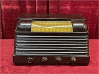c.1948 Truetone D2819 AM / Short Wave Radio - Note