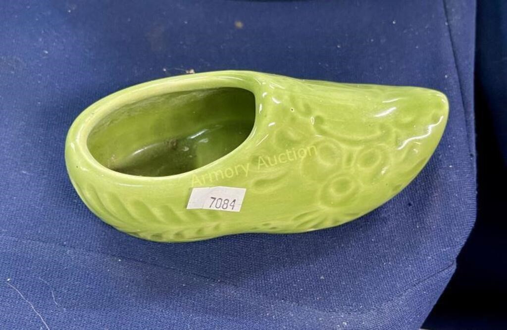 SMALL CLOG PLANTER