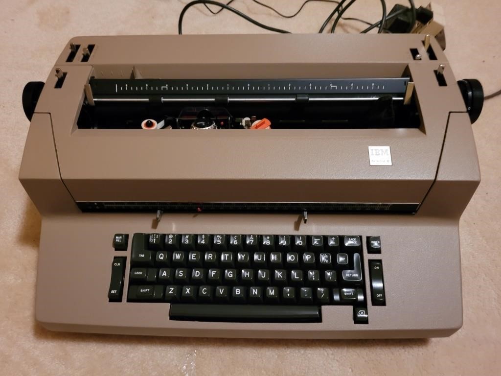IBM Selectric II Type Writer
