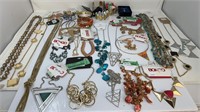 Over 30 pieces of costume jewelry