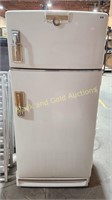 General Electric LH110-KD Refrigerator & Freezer