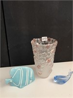VASE AND GLASS WHALE AND BLUE/WHITE FISH