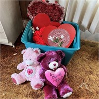 Wood Hearts & Asst Valentines Day Décor