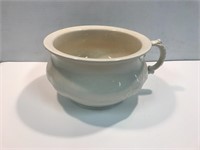 Alfred Meakin. Chamber pot. Hairline crack