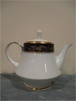 Noritake Legacy teapot .