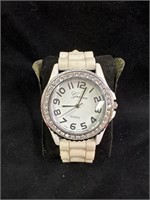 Woman's Geneva Quartz Watch With White Band