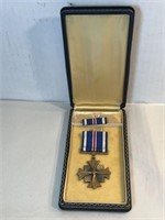 WWII USA Distinguished Flying Cross in Case with