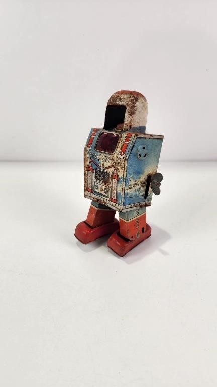 Vtg 1960's Wind Up Astro Captain Tin Toy Robot