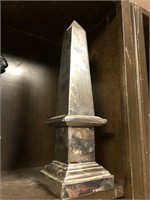 Silver toned pointed monument sculpture