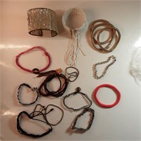 Bracelets jewelry lot 20