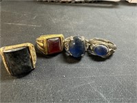 LOT OF 4 CHINESE RINGS