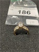 14K YELLOW GOLD RING WITH CZ STONES