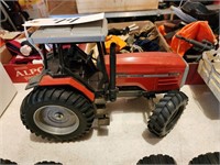 Dynashift Massey Ferfuson Tractor Toy