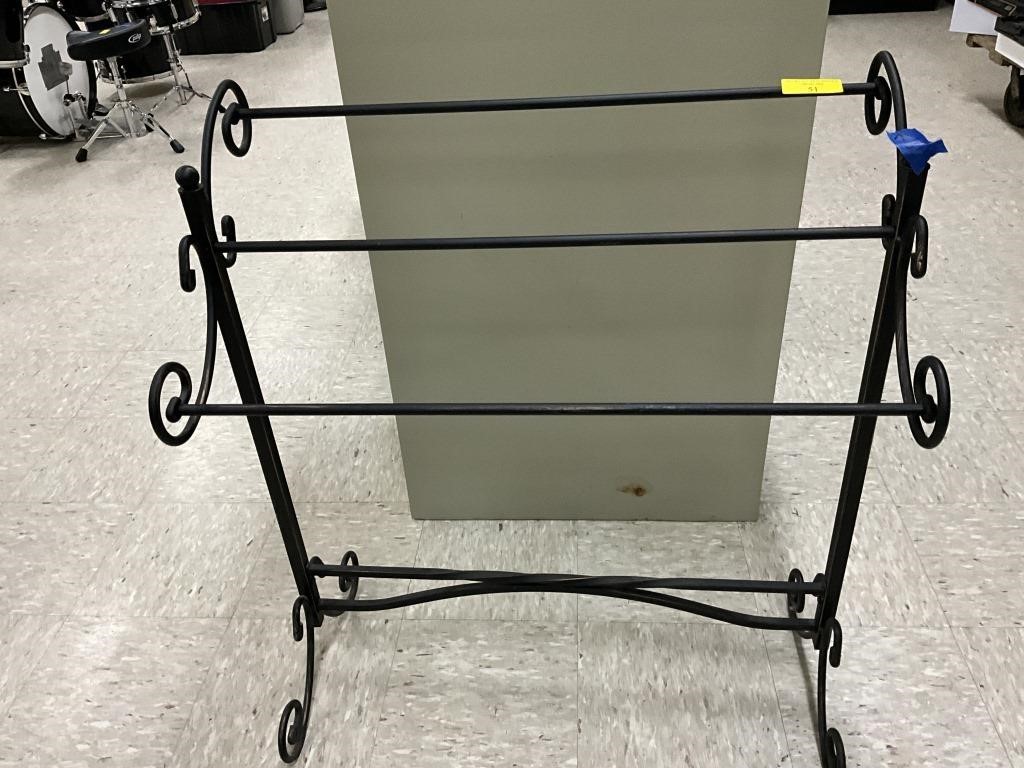 Quilt rack-metal