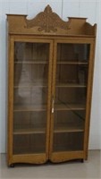 Oak 2-Door Bookcase with Intricate Top