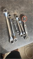 Box in metric wrenches