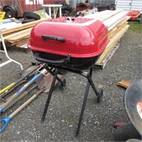 CHARCOAL BBQ W/ FOLD-UP STAND