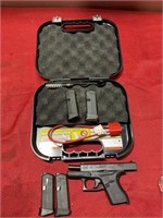 Nib Glock 42 compact 380 with 4 mags