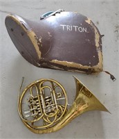 (T) Brass French Horn w/ Case