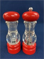 Old Thompson Red and Clear Salt & Pepper set,