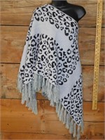 NEW SUNSHINE AND RODEOS WHITE LEOPARD PRINT PONCHO