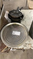 1 LOT 9 PERFORATED PANS & 2 SKILLETS & PANS