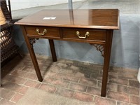 NICE 2 DRAWER WOOD TABLE