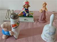 703 - BELL, ZIGGY TOOTHBRUSH HOLDER & FIGURINES