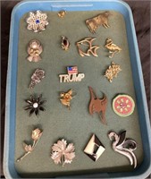 JEWELRY - PINS/ BROOCHES+