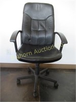 Leather Style Office Chair w/ Arms