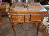 Sewing machine w/ cabinet