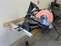 Chicago 10 inch compound miter saw, built on