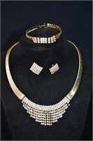 4pcs Vintage Bib Necklace, Bracelet & Earrings
