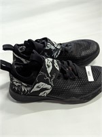 Sz 6 Nike shoes