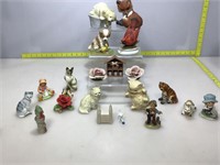 Vintage porcelain figurines and decor. Holly