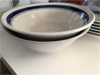 Lot of two bowls