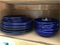 Lot of 11 plates and 4 bowls matching set